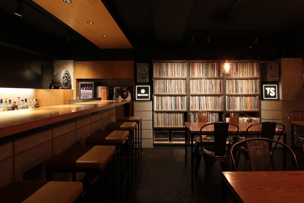 Spincoaster Music Bar photo 3